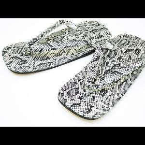 雪駄 セッタ 雪駄 総ヘビ柄（白系） 本革底 フリーサイズ（８寸３分）