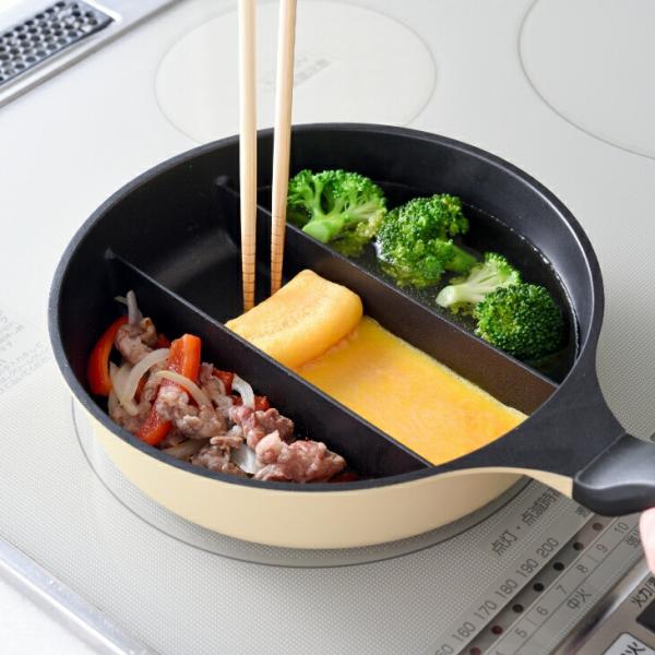 センターエッグトリプルパンmini フライパン 仕切り 朝の朝のお弁当作りに 卵焼き 深い 深型  ...