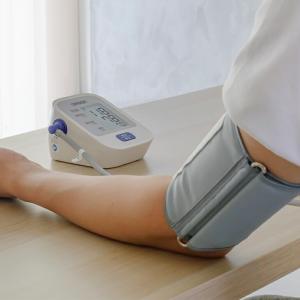 OMRON 上腕式血圧計 HEM-7126 上...の詳細画像4