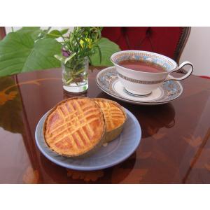 上質なバターをふんだんに使った厚焼きクッキー、ミネラルたっぷりの佐渡の塩ときび砂糖を使用