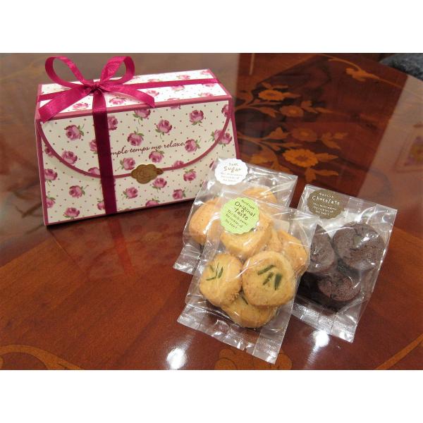 【薔薇のクッキーBox】3種類のクッキーをバラ柄のギフト箱に入れたセット、女性へのちょっとしたプレゼ...