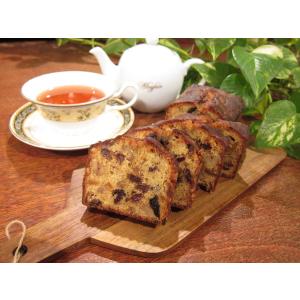 ドライフルーツとナッツがたっぷり入った上質で贅沢な焼き菓子、贈り物にもおすすめ