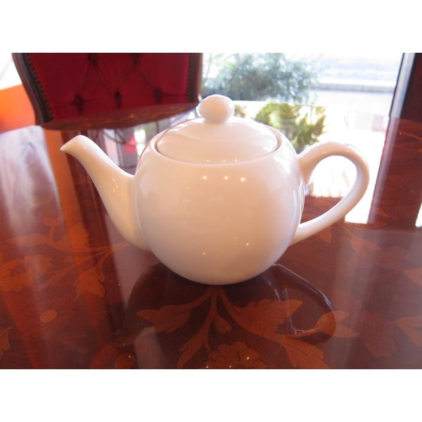 【紅茶サロンのティーポット】2〜3杯分の紅茶をいれるのにぴったりのティーポット、数量限定