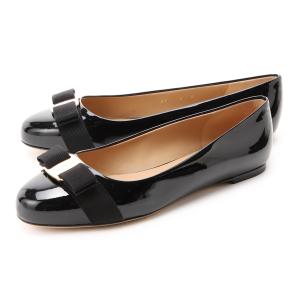 フェラガモ FERRAGAMO (Salvatore Ferragamo) パンプス VARINA ワイズD PATENTCALF バレリーナシューズ ブラック レディース varina-01a181-0574556-nero｜mb-y