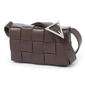 ボッテガヴェネタ BOTTEGA VENETA クロスボディバッグ SMALL CASSETTE スモール カセット ショルダーバッグ ブラウン メンズ 739351-v29e0-2026｜mb-y