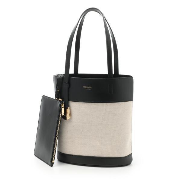フェラガモ FERRAGAMO トートバッグ CHARMING TOTE EN NS S ブラック ...