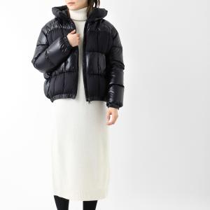 MONCLER 襟フリル付き ブラックジャケット MONCLER 襟フリル付き ブラックジャケット