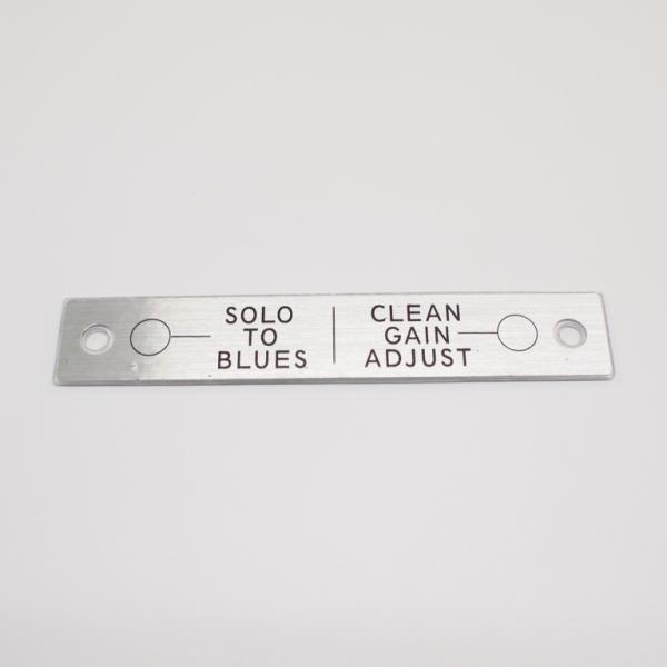 社外品 Mesa/Boogie V-TWIN PREAMP V2 の裏蓋についているアジャスターのカ...