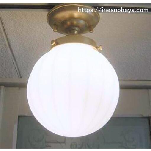 大正ロマンなミルクボウルシェードと天井直付けシーリングカバー付きペンダントライト80