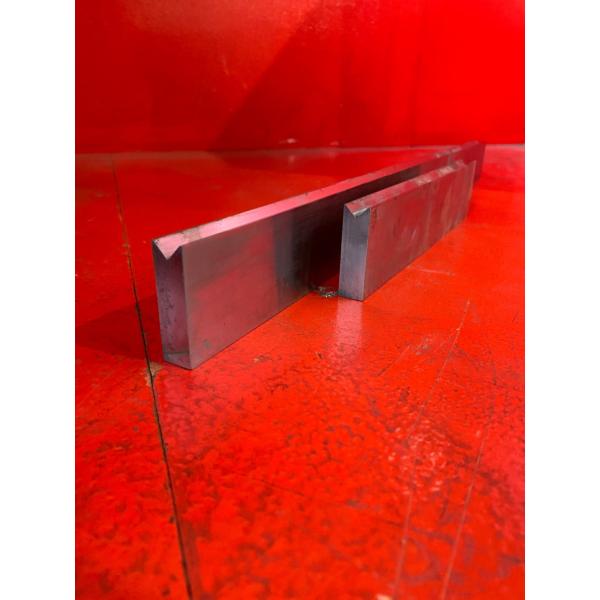 コマツ用　プレスブレーキ・ベンダー用　中古金型　分割1Vダイ　V=12  88°  ダイ幅＝14  ...