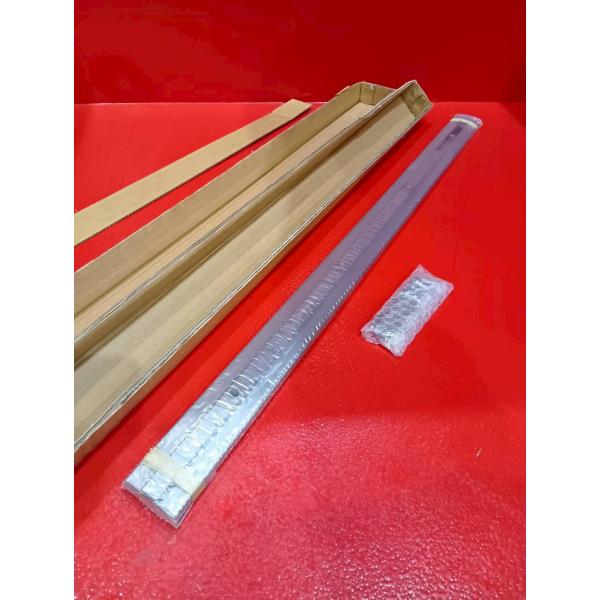 ★未使用品★　メーカー不明　プレスブレーキ・ベンダー用　中古金型　No.300/分割２Vダイレール/...