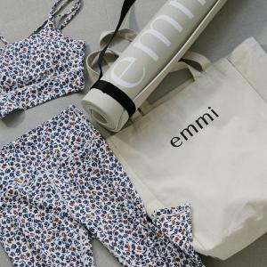 emmi WELLNESS YOGA PACK（4 ITEMS SET） WHITE Mサイズ ヨガウェア レディース 美容 健康 ストレッチ 運動 ダイエット