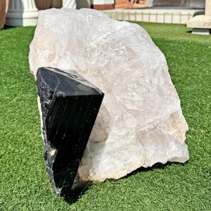 天然石 珍品 希少 石英に付いた ブラックトル...の詳細画像3