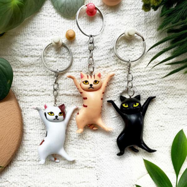 キーホルダー アートなポーズの猫さんキーホルダー バッグチャーム キーリング アクセサリー かわいい...