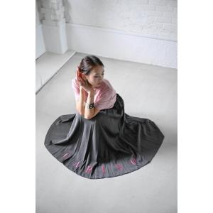 DOS DIOSAS／ドス　ディオサスの刺繍プリーツスカートNHKドラマ「ひとりでしにたい」で綾瀬は...