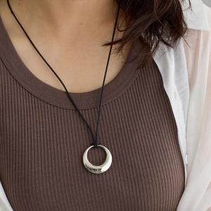 FOXEY 定番 ラインストーン ネックレス ペンダント 革紐付き シルバー