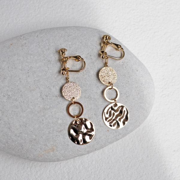 イヤリング ピアス 日本製 レディース K18GP 日本製 マット コイン メタル 大ぶり 金属アレ...