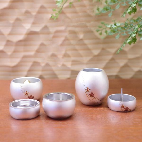 コンパクトな仏具 ５具足　ミニまる５点セット　カラー：シルバー　彫金（夢見草）