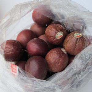 ≪中≫超訳あり/加工用 パッションフルーツ 約3kg （家庭用バラ）　