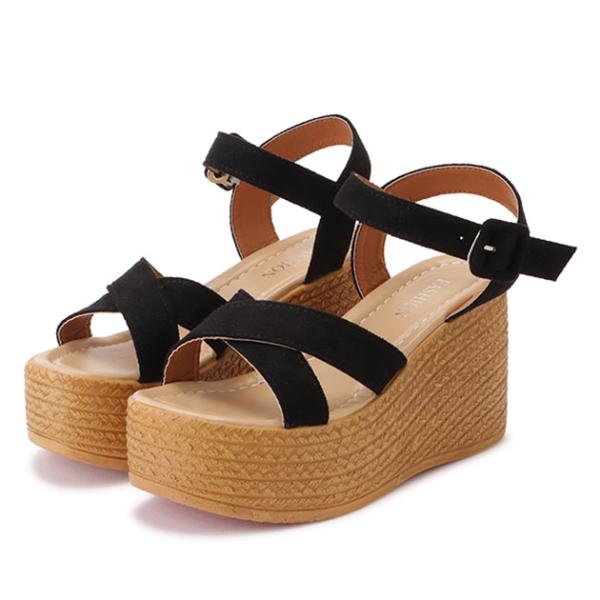 スエード調ウェッジソールサンダル ウェッジソールサンダル 厚底サンダル クロスストラップ　スエード ...