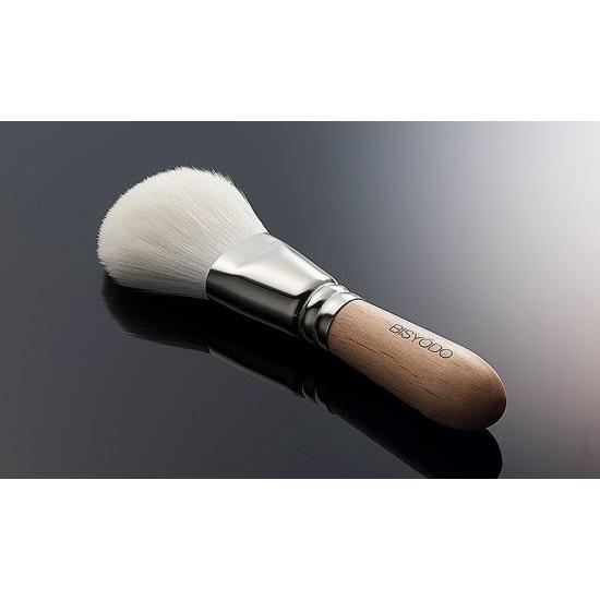 ウエダ美粧堂futurシリーズ　パウダーブラシ丸平　メイクブラシ　大きめ丸平型のパウダーブラシ