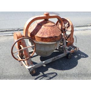 中古 2.5切コンクリートミキサー 浅香工業 新でん
