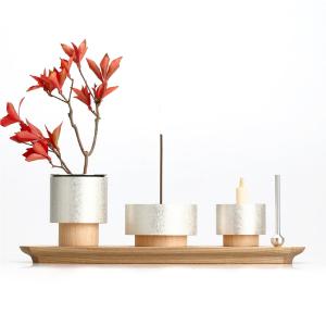 寺院仏具］ 中口火立(獅子付) 上磨 1尺3寸 【ローソク立】 : 仏壇