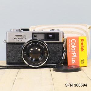 中古】【保証付 】 コニカ KONICA C35 Flashmatic ブラック S/N 689651