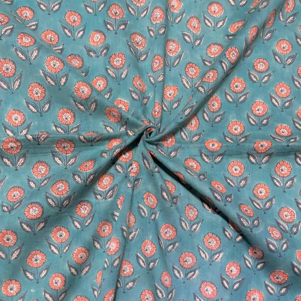 【50cm単位】グリーンオレンジスモールフラワー　やや薄め　インド　ハンドブロックプリント生地　テキ...