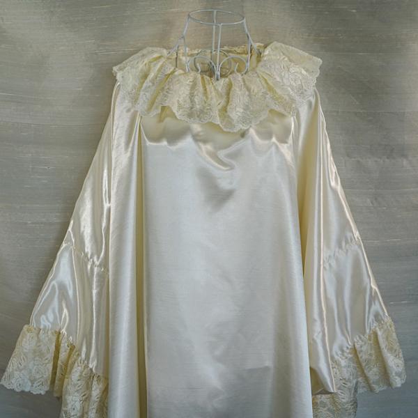 華羽織F　「アイボリー」　セレモニードレス　張りのあるサテン生地　肌色に馴染む優しいアイボリー　エン...