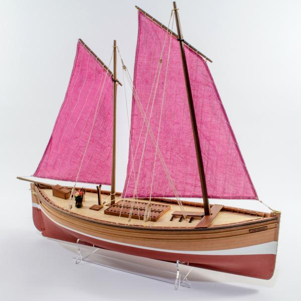 帆船模型キット　レディ　エレノア(Fifie：縫製済セイル付属)