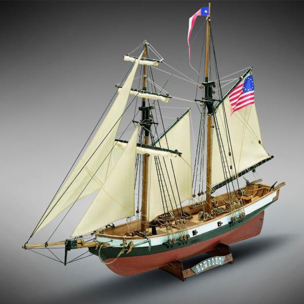 帆船模型キット ニューポート　1/57