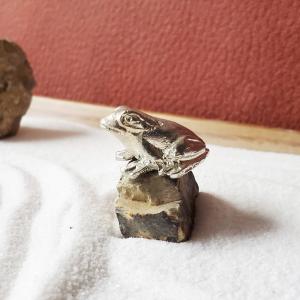 鹿添配　一対　銀製？　添景　添え飾り 盆栽飾り 盆景 鹿 高さ 約3.5cm 添配 シカ 雄鹿 銅製 金属製 彫刻 盆栽