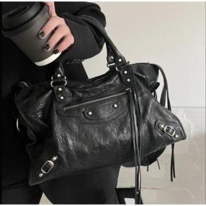 美品 バレンシアガ ビジネスバッグ ショルダーバッグ レザー 黒 楽天市場】バレンシアガ BALENCIAGA ショルダーバッグ