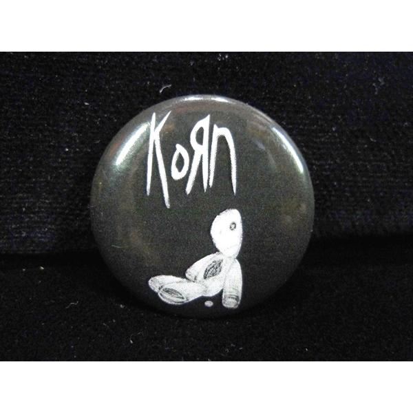 【缶バッジ/Button badge】KoЯn 人形 缶バッジ 海外直輸入 バッジ バッチ PinB...