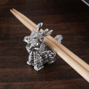 錫製 ドラゴンの箸置き シルバー newitem 【選択可】の商品画像