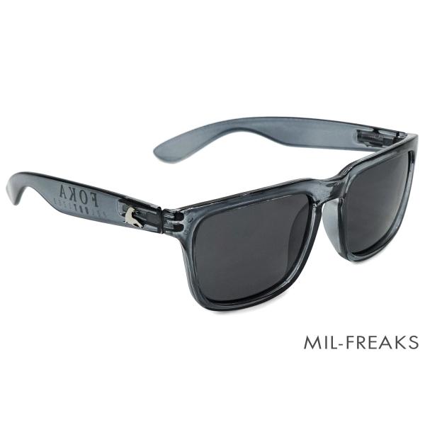 URT “FOKA” サングラス クリスタルグレーフレーム 偏光スモークレンズ