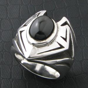 指輪 黒い石の付いた ハード系デザイン シルバーリング  tr8021