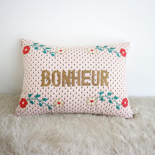 CSAO PARIS 刺繍 メッセージ クッション BONHEUR ボヌール 幸福 幸せ フランス ...
