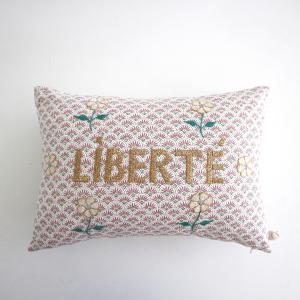 CSAO PARIS AMOUR 刺繍 メッセージ クッション BONJOUR 愛 花 葉