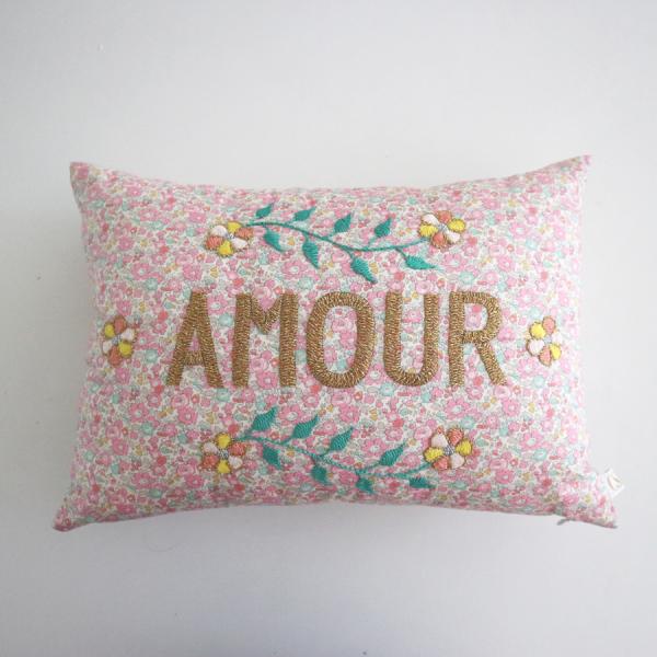 CSAO PARIS AMOUR 刺繍 メッセージ クッション LIBERTY BetsyAnn リ...