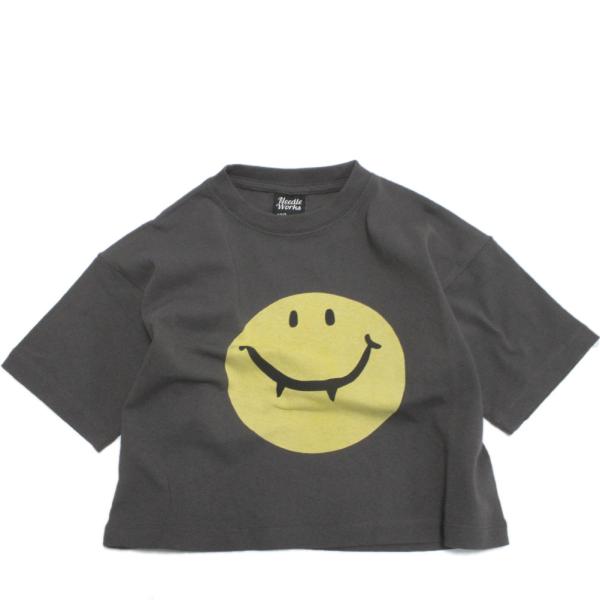 セール 「50%OFF」 半袖Tシャツ &quot;ニードルワークス&quot; スマイルTシャツ チャコール