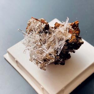 オーケン石 オケナイト（Okenite)直径約17mm コレクションケース付