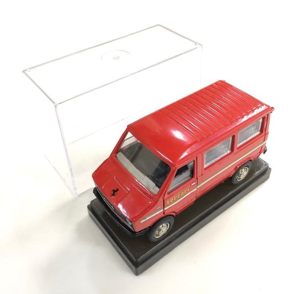 新品　絶版　OLD　CARS　Fiat　IVECO　Daily　Ferrariトランスポーター　ミニ...