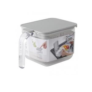 2980円以上で注文可能  マーナ 調味料ポットワイド グレー 600mL (K-775GY) (1個)｜みんなのお薬MAX(みんなのお薬)