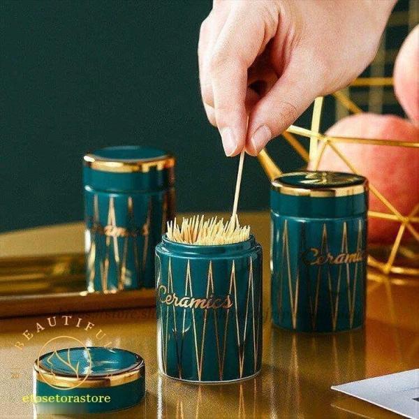 爪楊枝入れ 爪楊枝 キッチンツール キッチン用品 小物入れ フタ付き 滑り止め加工 円柱型 卓上用品...