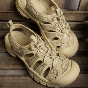 KEEN 24.5cm新品Newport H2 ベージュ スポーツサンダル KEEN（キーン）の「NEWPORT H2 / ニューポート エイチツー