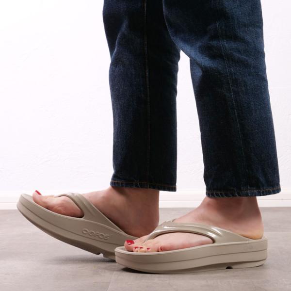 6か月保証 ウーフォス OOFOS リカバリーサンダル ウーメガ ウーララ ウィメンズ 200044...