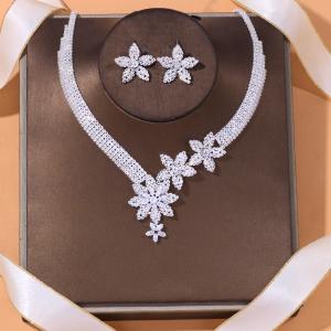 ウェディング ティアラ ネックレス イヤリング ピアス ピンク フラワー