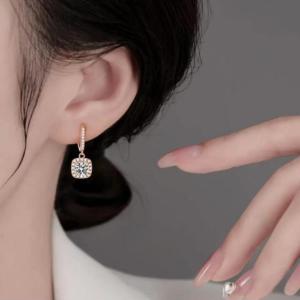 ピアス レディース シルバー925 ダイヤモンド 女性 彼女 金属アレルギー対応 シルバー 一粒 誕生日 プレゼント 母の日 ギフト